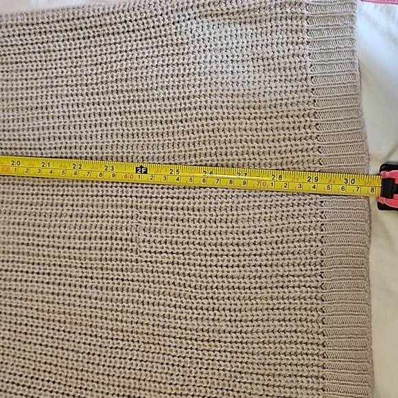 Tan Knit Oversized Sweater Size M/L - Picture 6 of 8